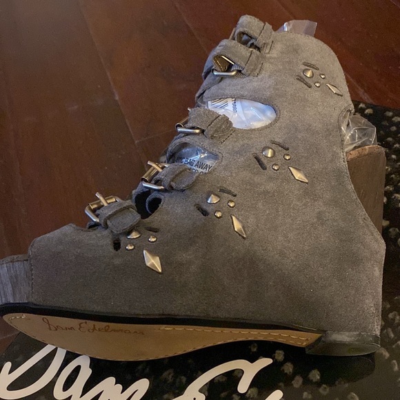 Womens studded, Pure Suede, RightSide Buckle Shoe, size 7.5 Sam Edelman - Picture 9 of 12